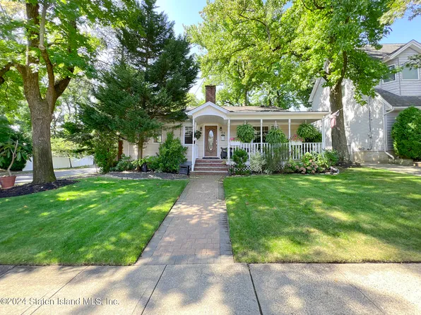 154 Pacific Ave, Staten Island, NY 10312