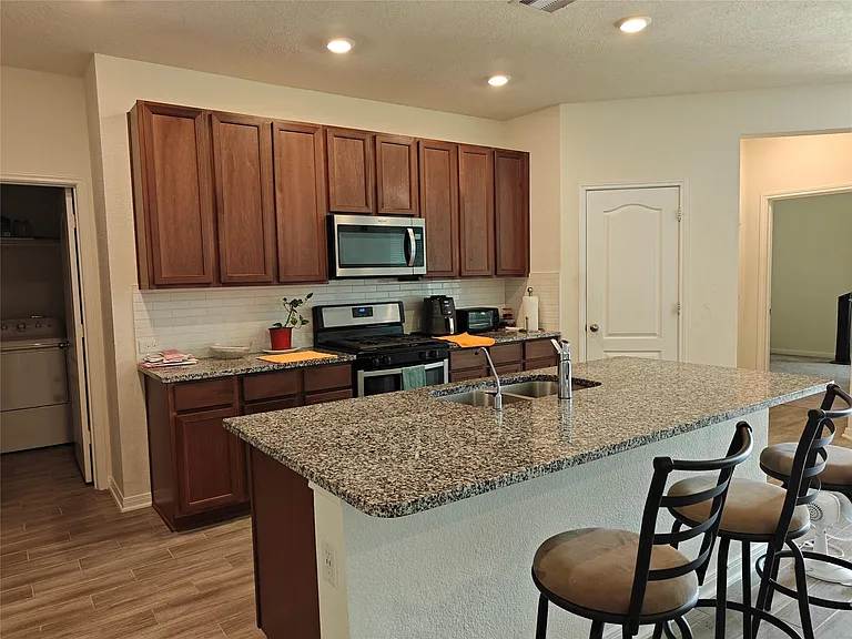 1270 Glendora Dr — Photo 10