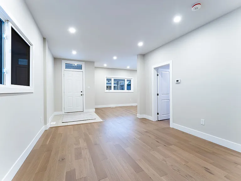 105 Inkerman St — Photo 11