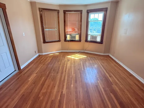 65 1st St #2B, Hamden, CT 06514
