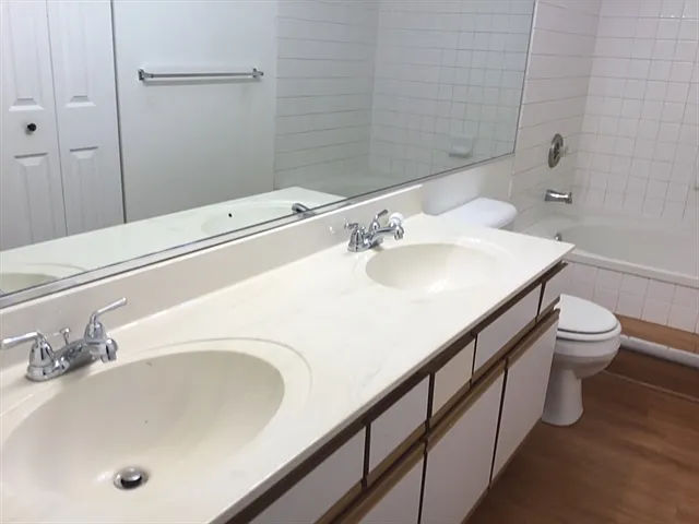 195 Half Moon Cir — Photo 12
