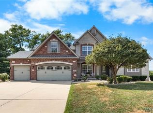 60 Charbonier Bluffs Dr, Florissant, MO 63031