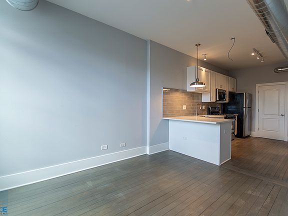 2117 West 18th Street Living Area Style One Photo