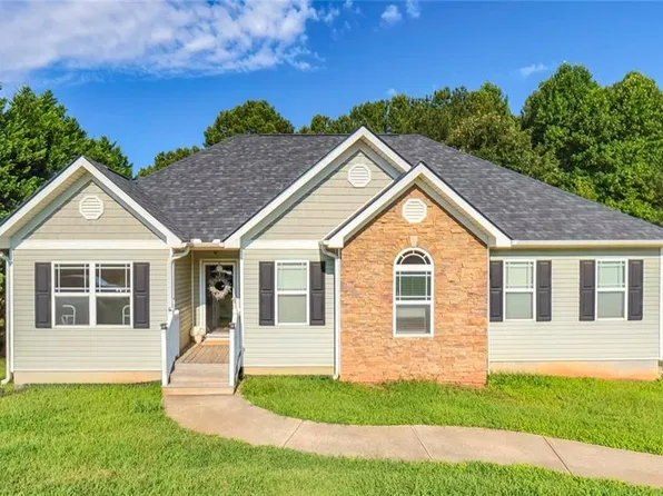 208 Oaken Bucket Dr, Temple, GA 30179