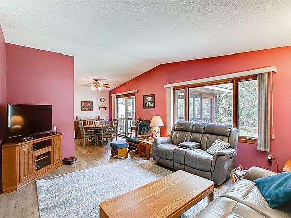 2nd image of 2561 Cochrane Dr