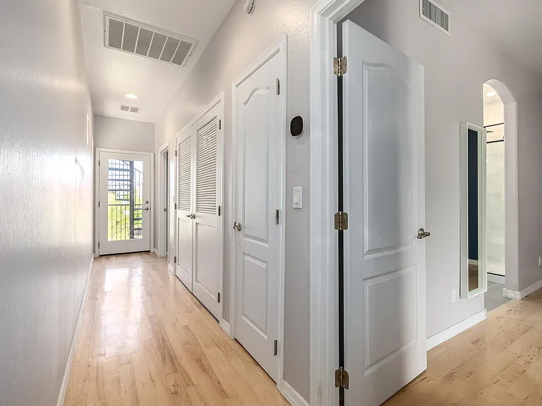 3435 E Lance Ln — Photo 18