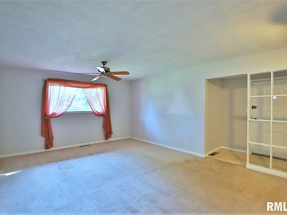 3rd image of 4004 N Brookside Dr