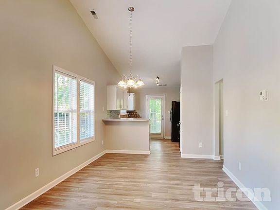 5th image of 260 Brookstone Dr