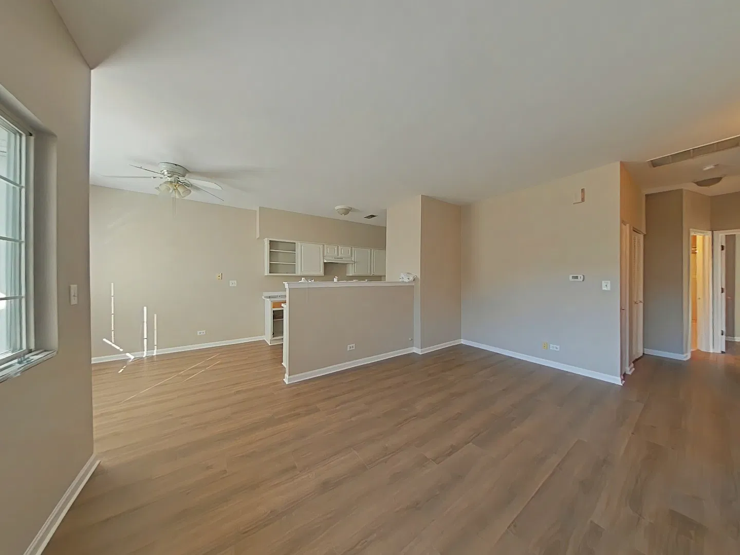 2 bed, 988 sqft, $1,950 — Photo 3