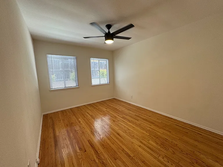 1728 1/2 N Gramercy Pl #1 — Photo 16