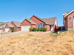 9001 Wild Rose Ln, Aubrey, TX 76227