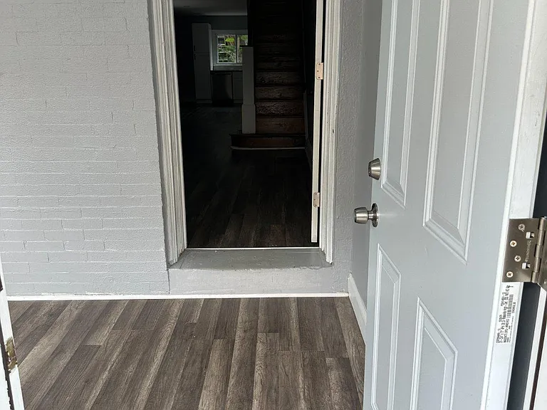 2934 W Wishart St — Photo 2