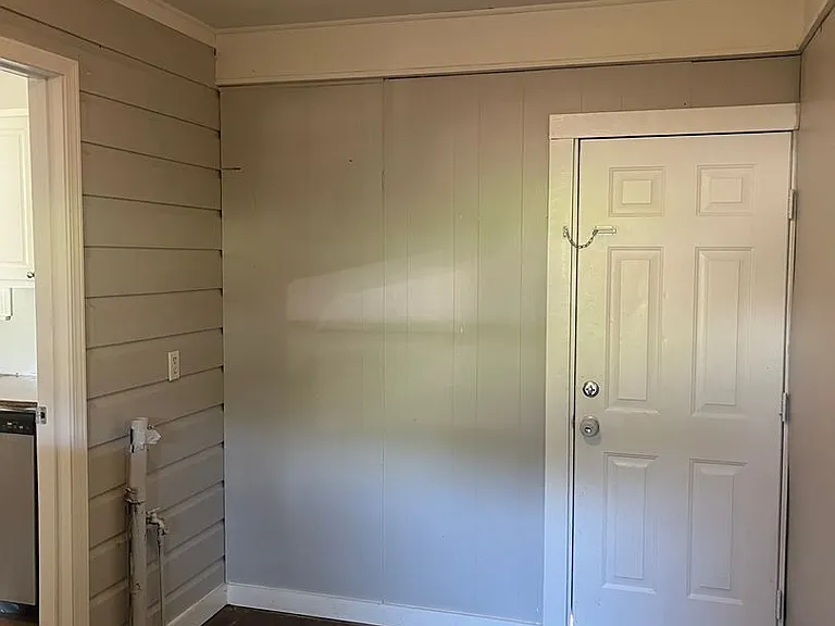 610 N Fir St — Photo 26