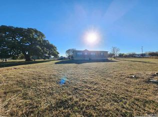 7330 Edward Tarin Dr, Elmendorf, TX 78112