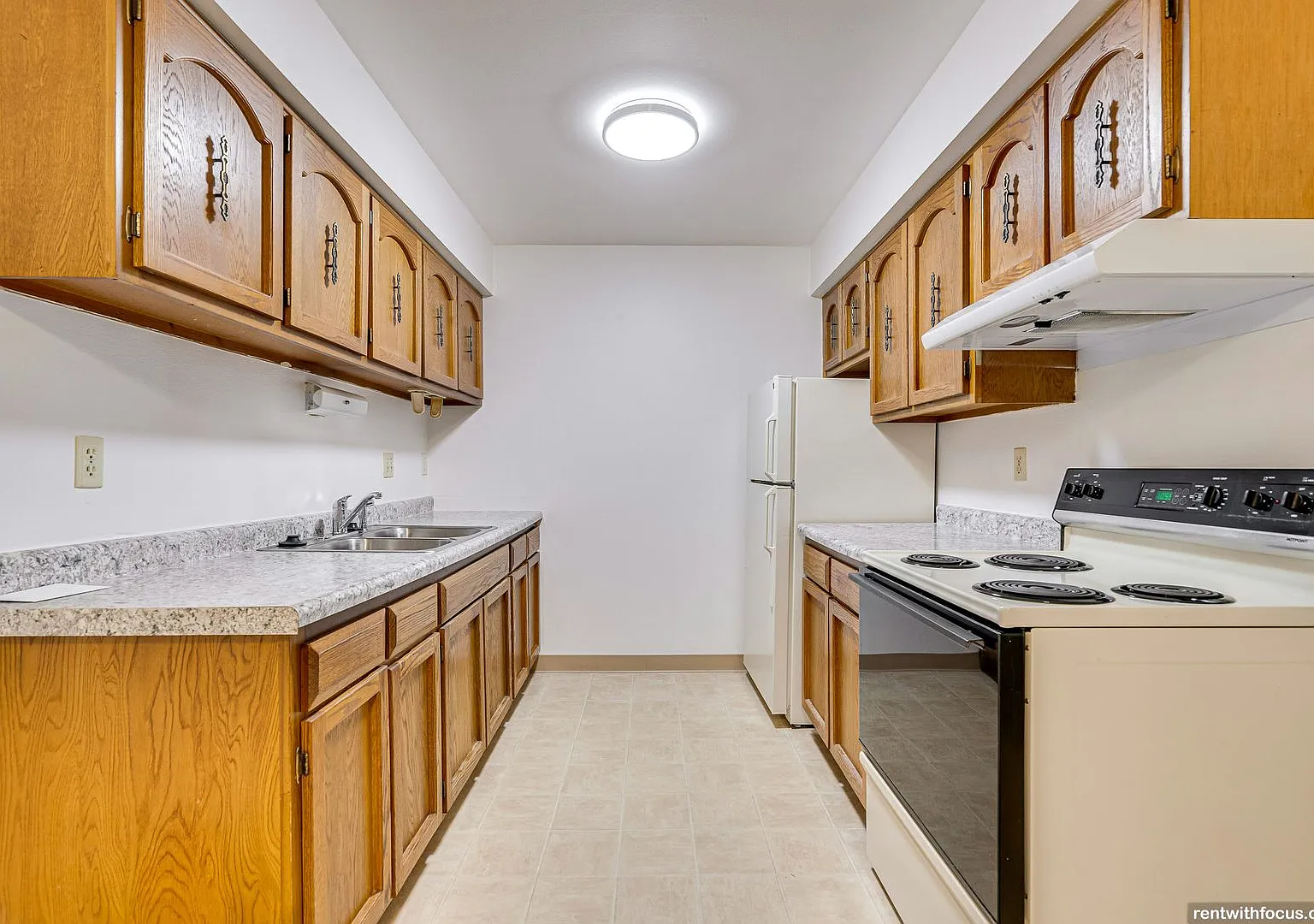 Maple Crest Apartments (Calumet Grove) — Photo 1