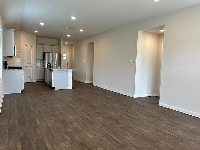 311 Darwin Pl — Photo 7