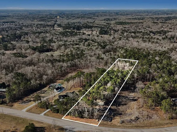 815 N Moseley Dr, Stockbridge, GA 30281