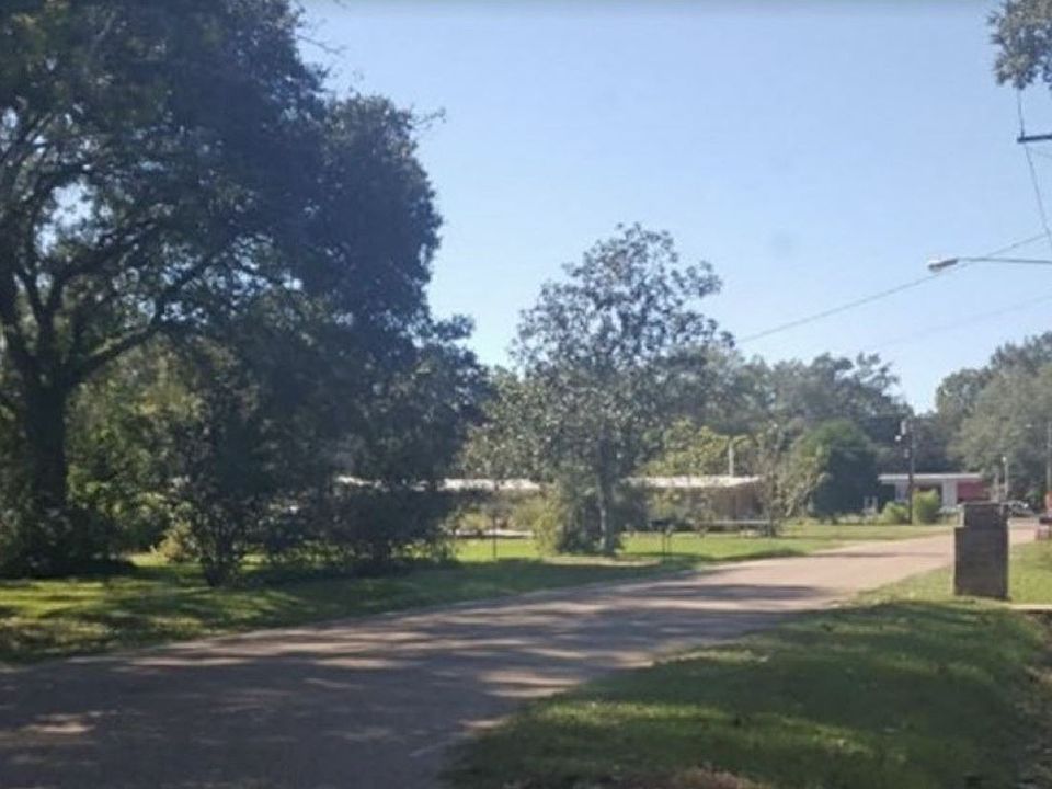 2nd image of 130 Stokes Robertson Rd