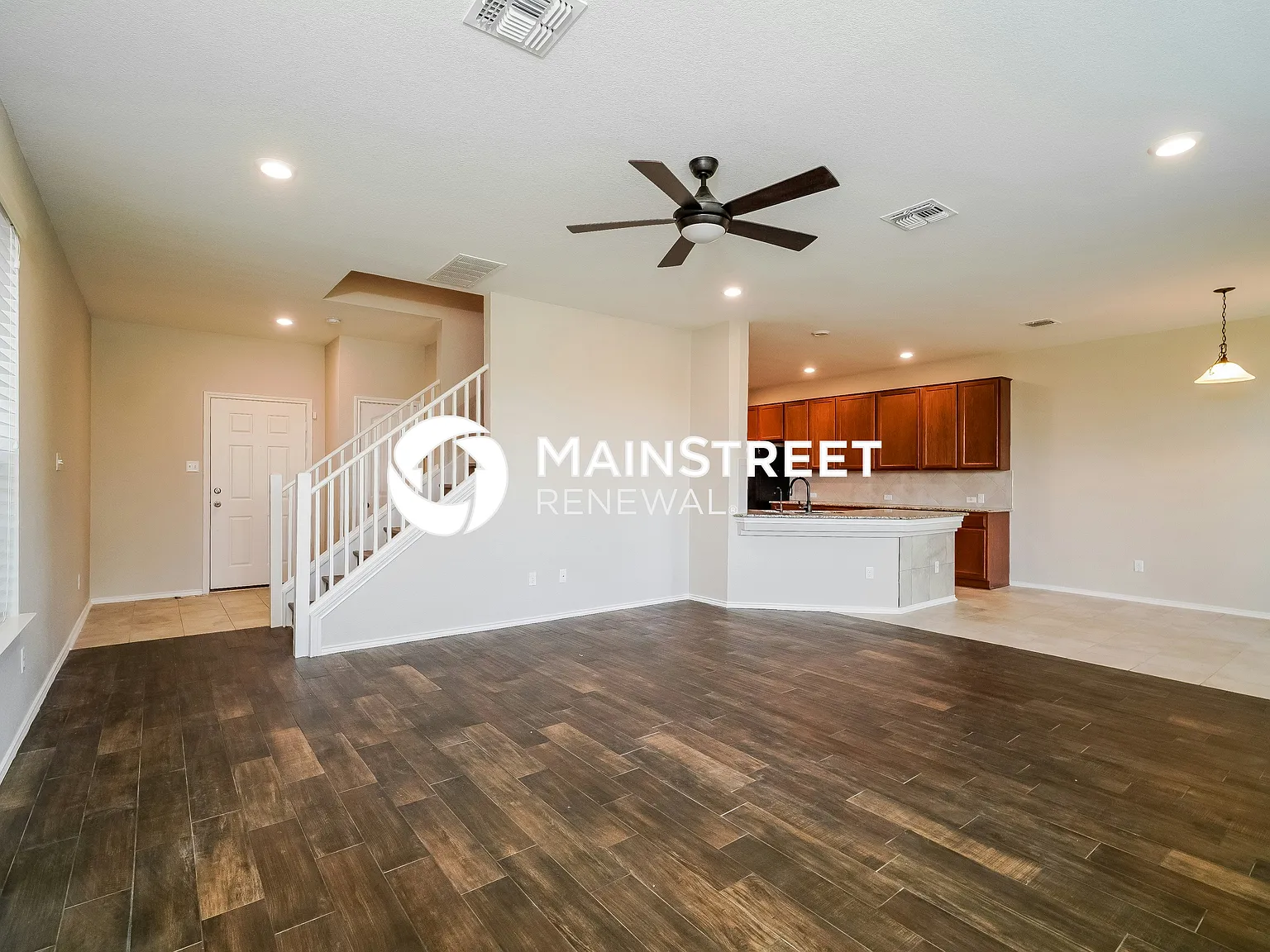 533 Bradford Ln — Photo 4