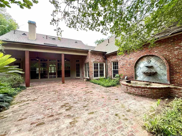 1831 Old Plantation Ln, Baton Rouge, LA 70806