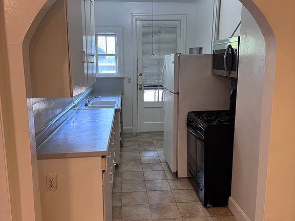 4th image of 1821 9th St #B