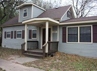 207 W 4th St, Haven, KS 67543