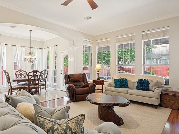 5th image of 2700 Lake Breeze Ln