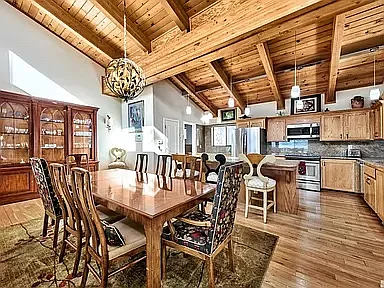 121C Holly Ln — Photo 3