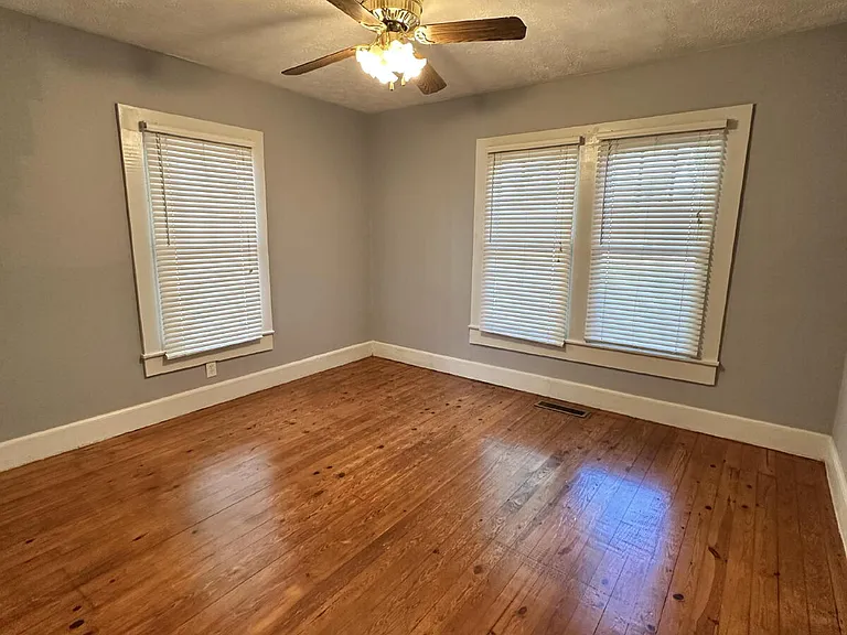 625 Ridgewood Ave — Photo 12