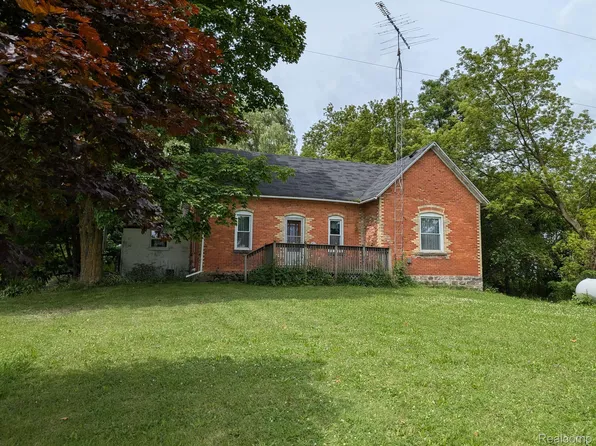 1074 S State Rd, Carsonville, MI 48419