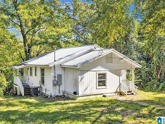 3rd image of 1001 Graham Dr