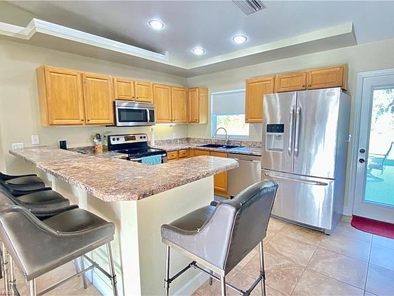 3rd image of 1141 Lake Hill Dr