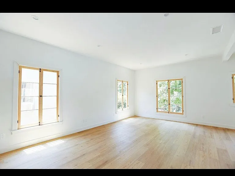 428 N Orange Grove Ave #1 — Photo 3