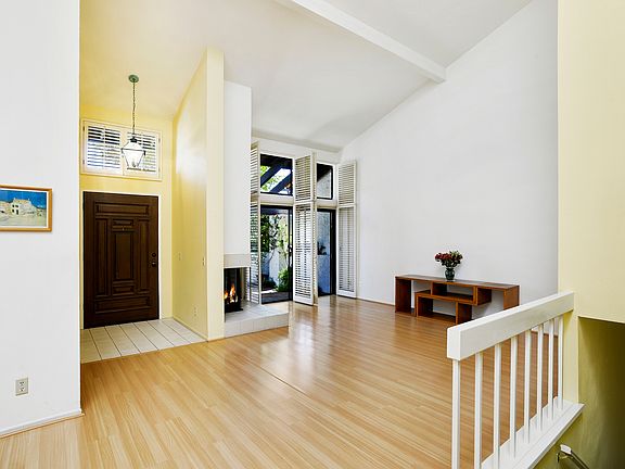 5th image of 1585 Michael Ln