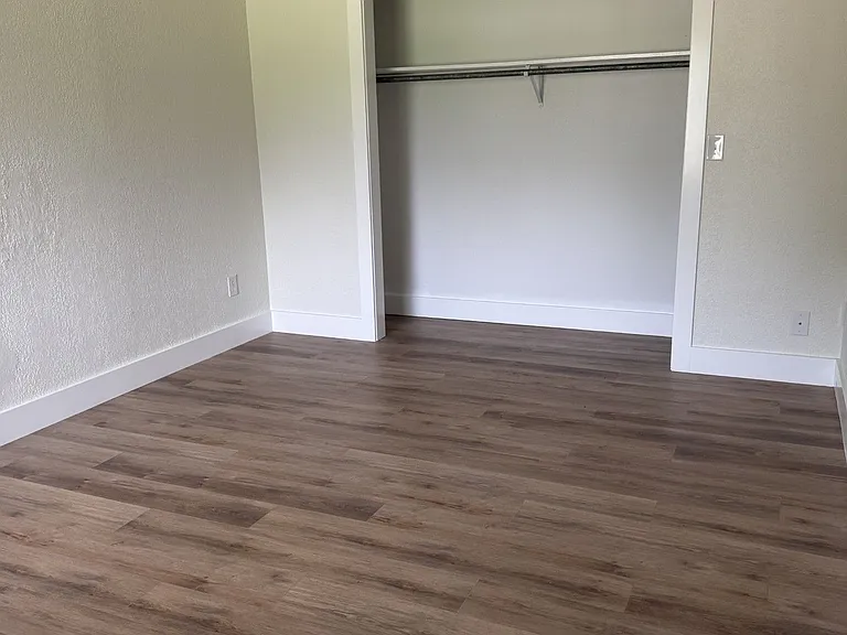 10 Rivercrest Dr — Photo 5