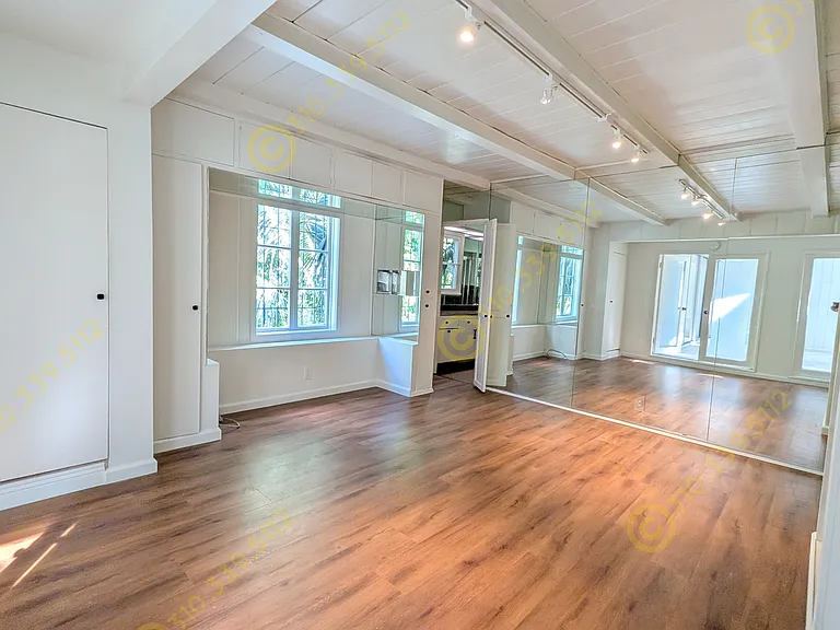 969 N Doheny Dr #1/2 — Photo 33