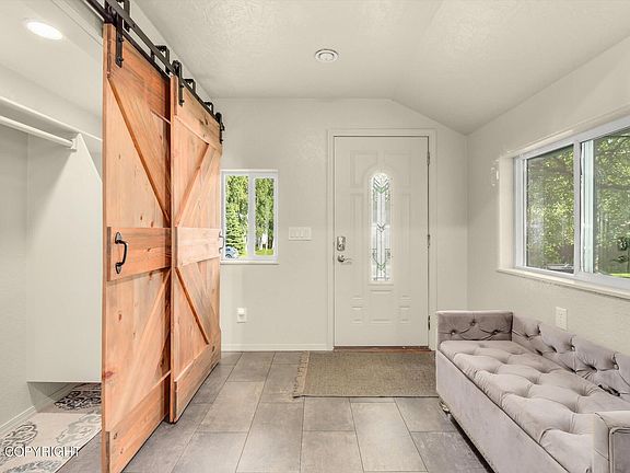 4th image of 941 Woodmar Pl