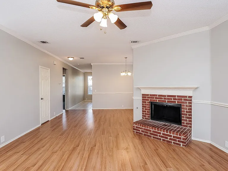 8300 Orleans Ln — Photo 5