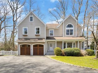 31 Lockwood Rd, Riverside, CT 06878