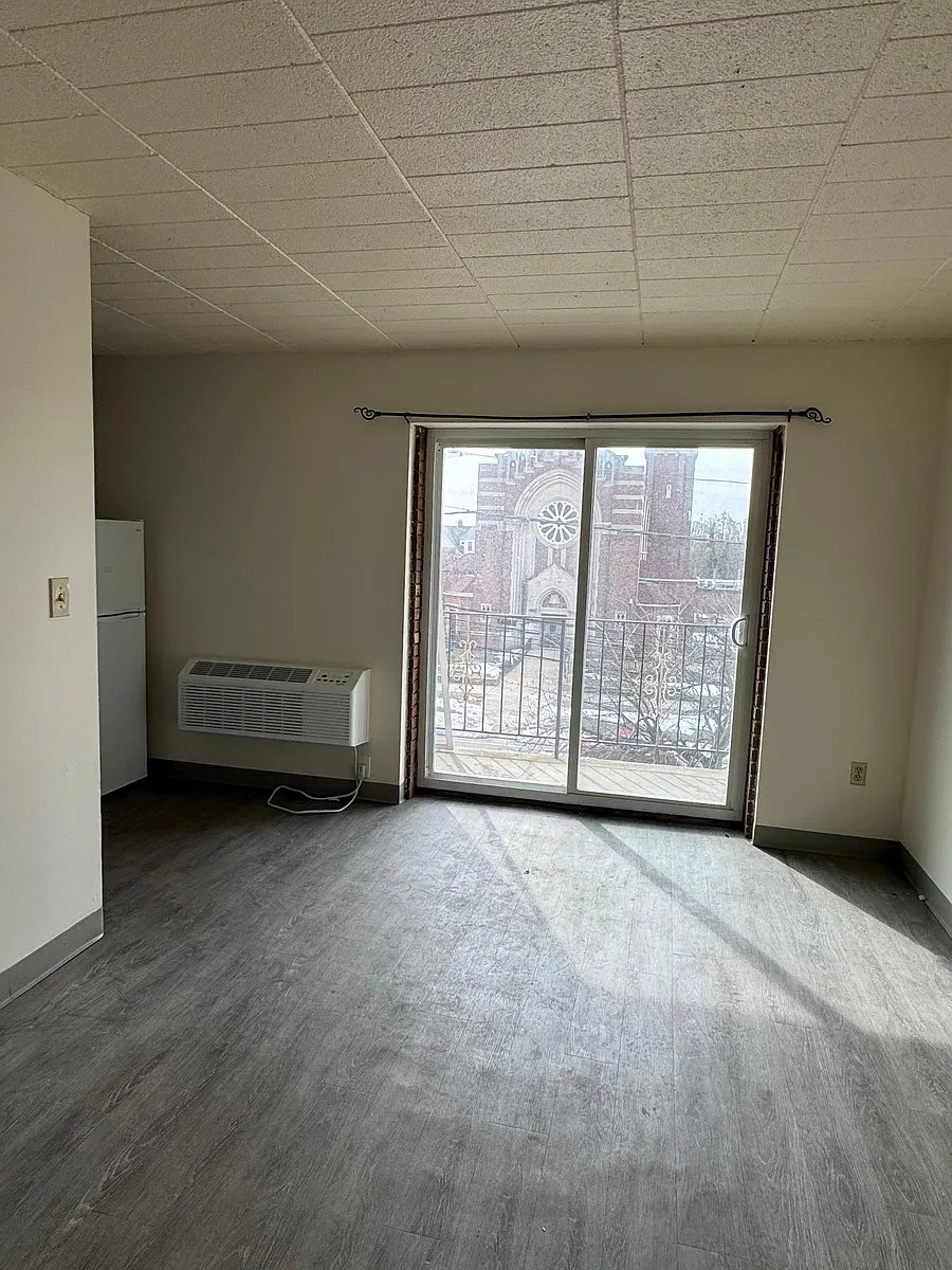 Building Photo - 1575 Boston Ave #C5