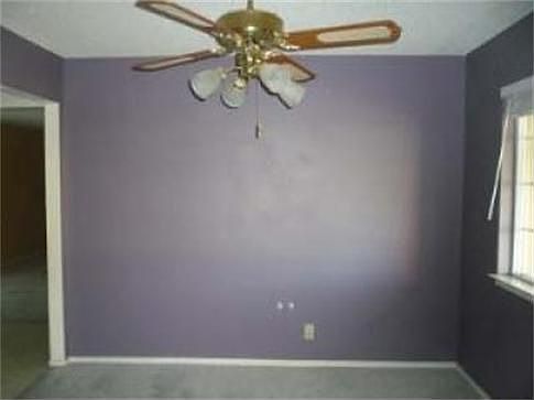 3rd image of 2984 Beaufort Ave