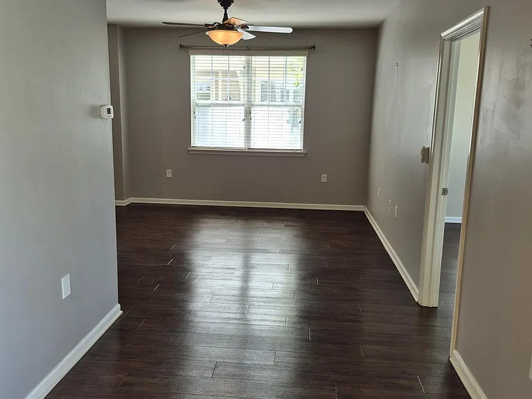1325 Emsworth Dr — Photo 18
