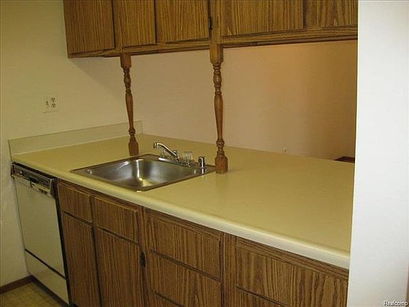 4th image of 855 S Pontiac Trl APT 306