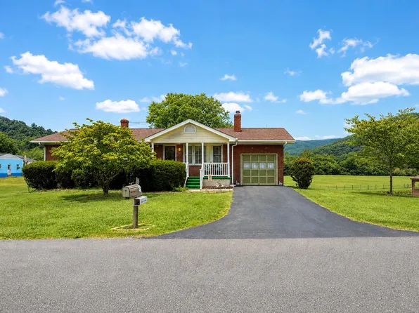 214 Chapel Dr, Covington, VA 24426