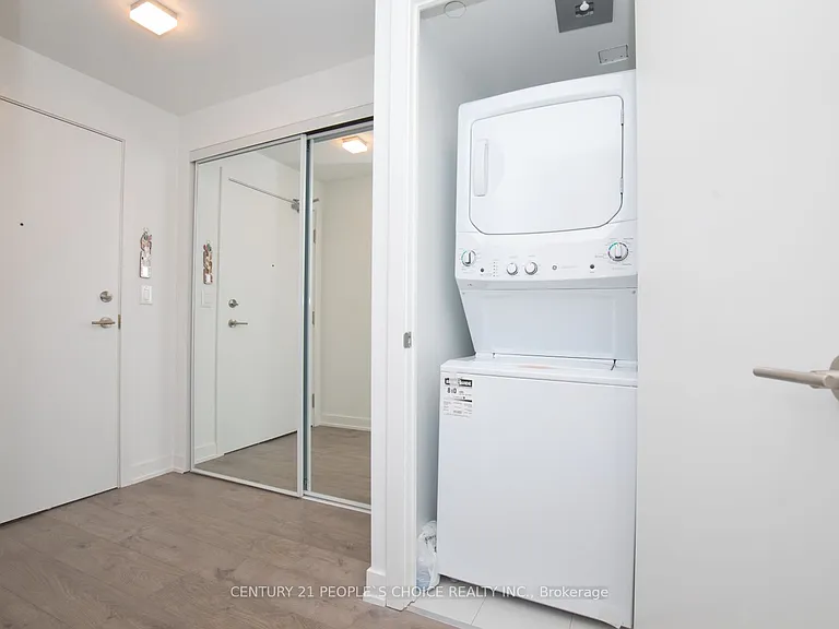 180 Veterans Dr #302 — Photo 16