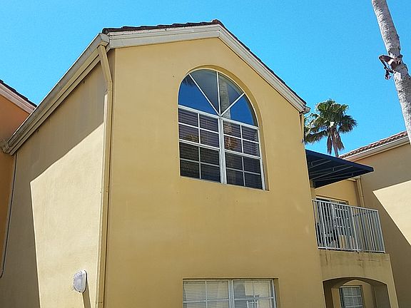 5th image of 3401 Winkler Ave APT 106