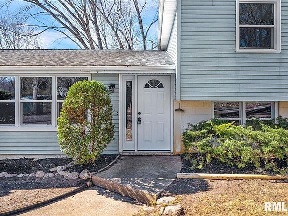 4th image of 1129 N Leroy St