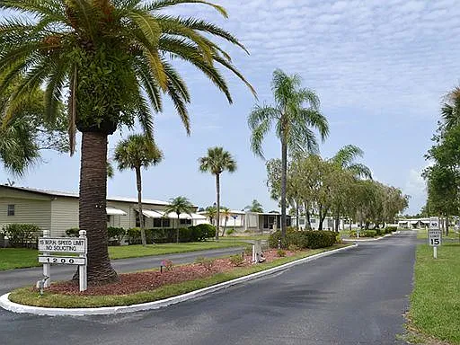 2 bed, 2.0 bath, 1290 sqft, $1,499 — Photo 4