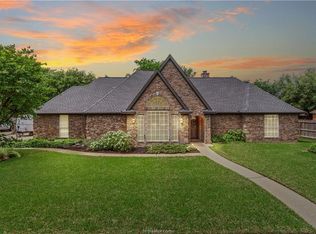 715 Dover Dr, College Station, TX 77845
