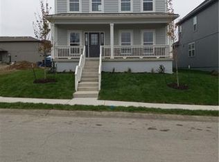 3916 Stoney Brook Dr, Lees Summit, MO 64082